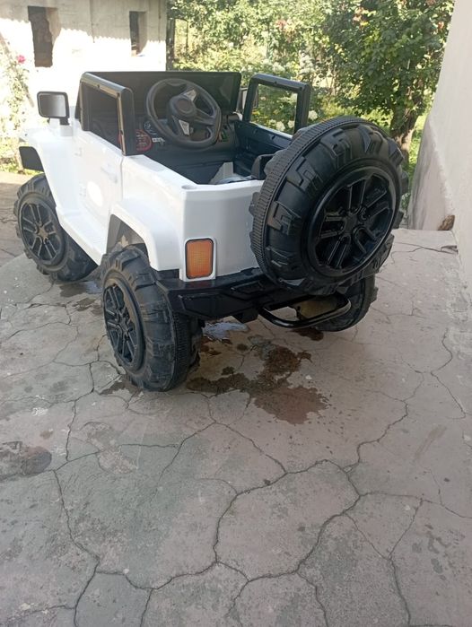 Продам детский автомобиль