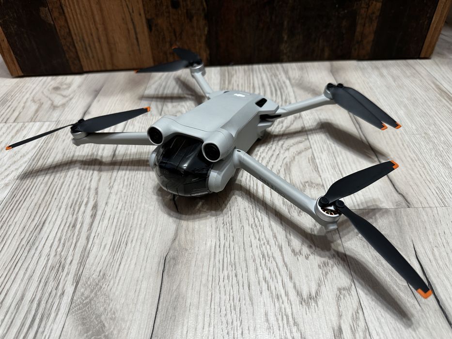 Дрон DJI Mini 3 Pro