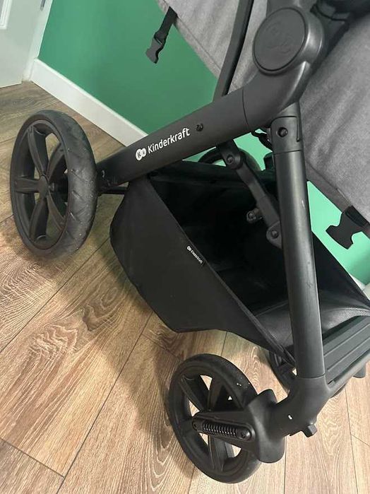 Carucior 3in1 KINDERKRAFT A-Tour KSATOU00LGR3, 5 puncte, 0 luni+, gri-negru