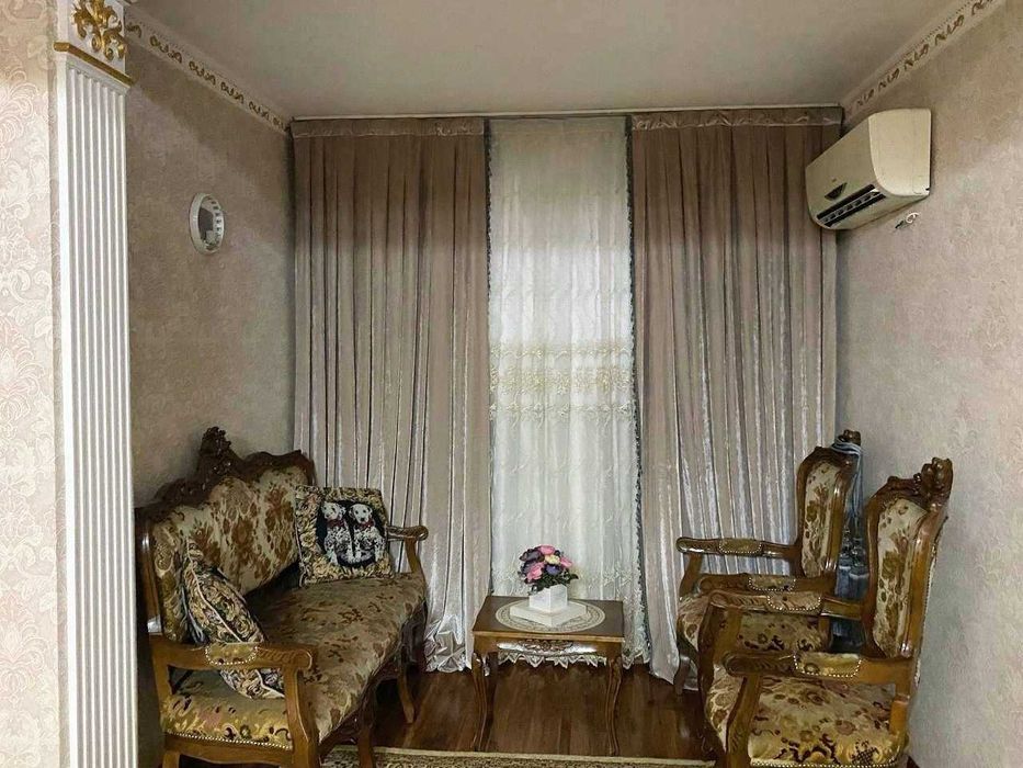 Шайхонтоҳур туманида 3 хонали таьмирланган хонадон сотаман.