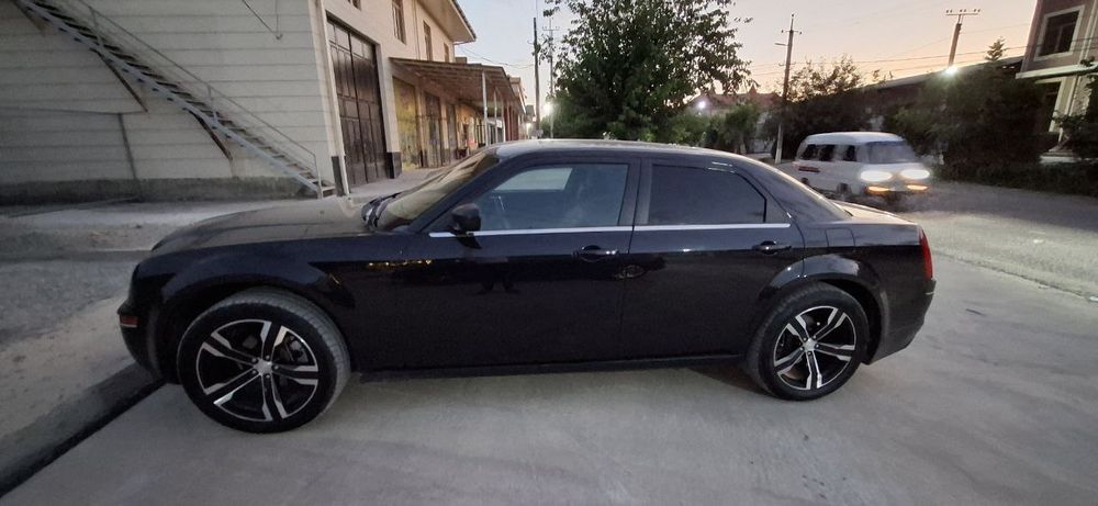 Srochni sotiladi  kraysler 300c