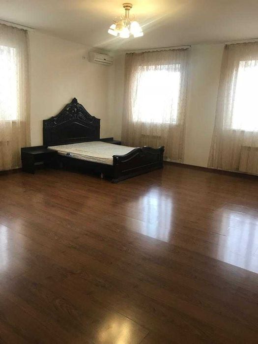 3-уровневый дом около моста  >700 м2