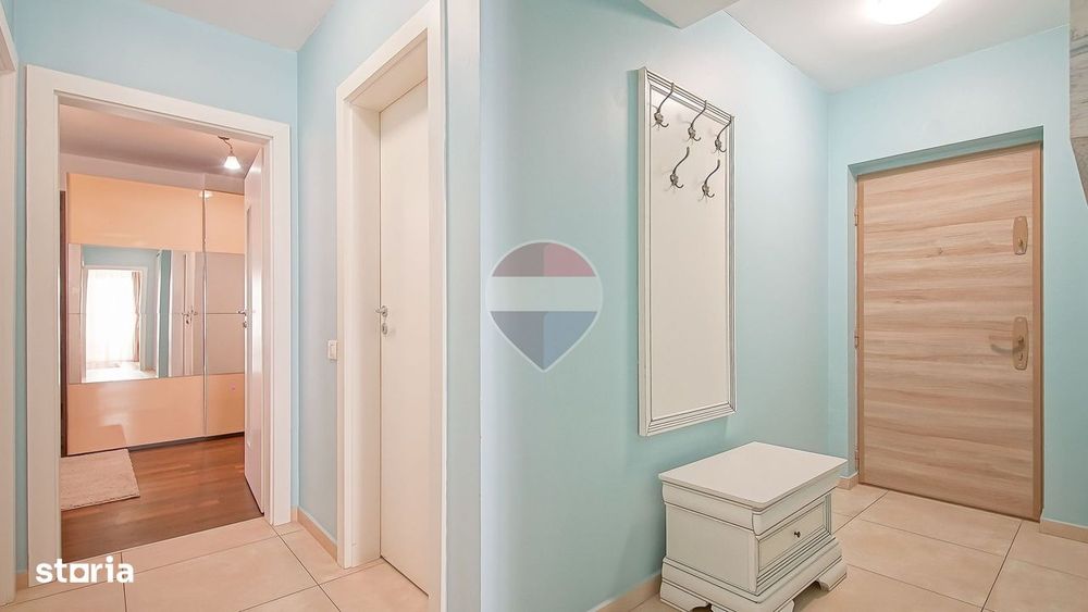 Apartament cu 3 camere de închiriat în zona Tractorul
