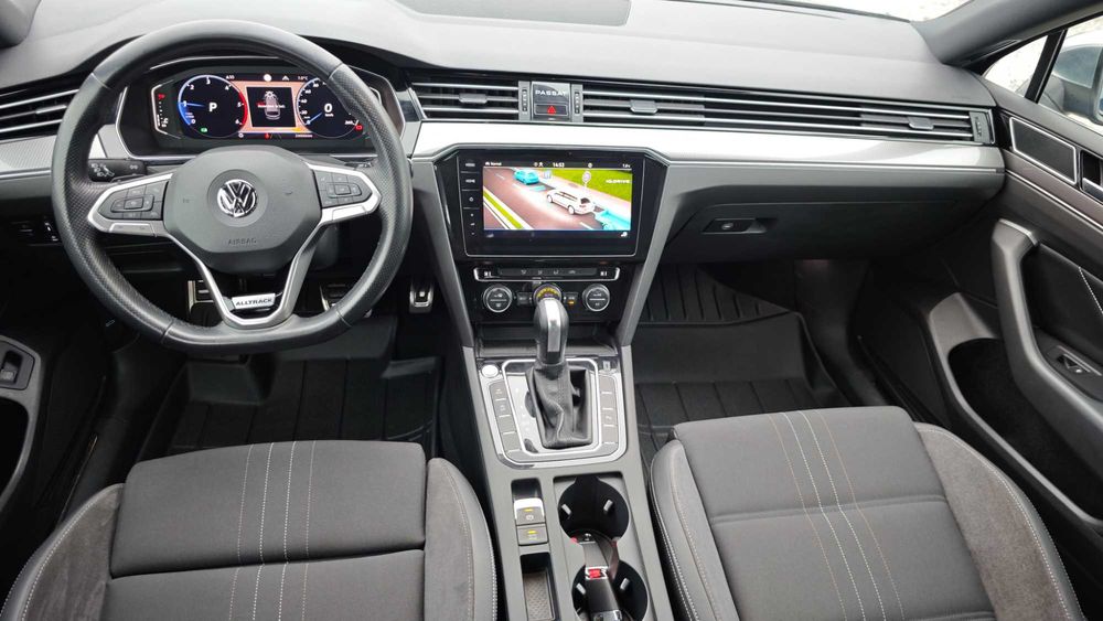 FULL АСИСТЕНЦИИ/ПЪТ/Пътни Знаци/Дистанция/Пешеходци Passat Alltrack