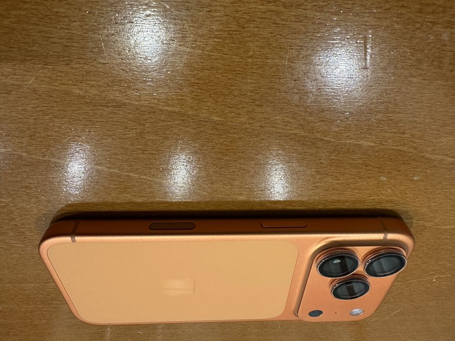 Iphone 17pro с гаранция