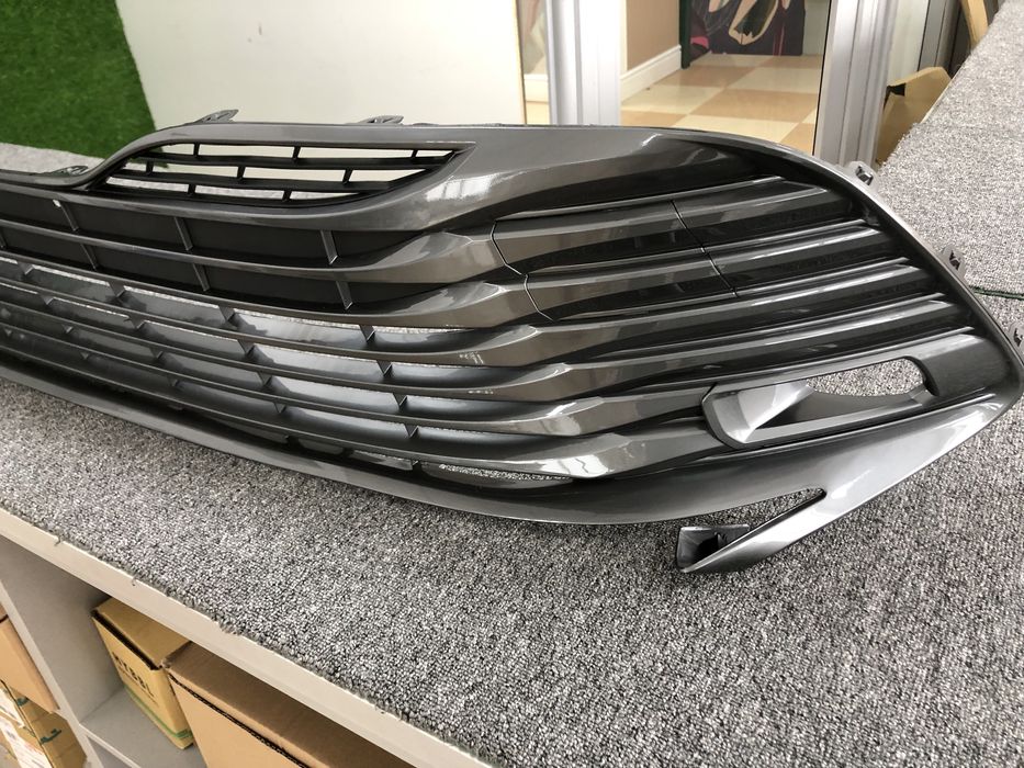 Решетка в бампер Камри 70 Европа