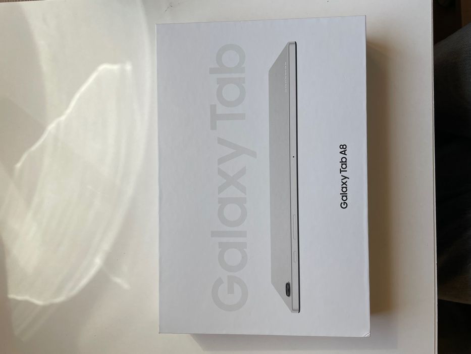 таблет SAMSUNG GALAXY TAB A8 нов, с включена кутия, калъф и клавиатура