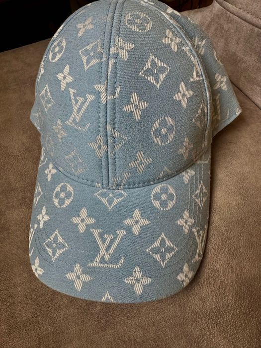 Дамска шапка luis vuitton