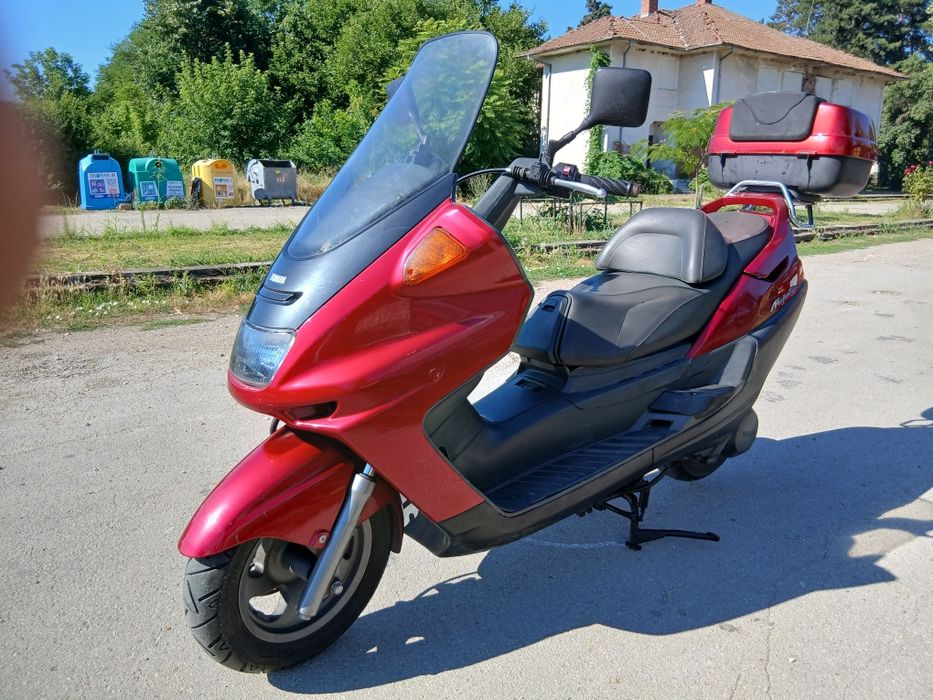 Yamaha Majesty 250 Кубика
Намива се в Обл. ЛОВЕЧ 
2 ключа 
2 -та Талона 
Внос от Германия
ЦЕНА 850€