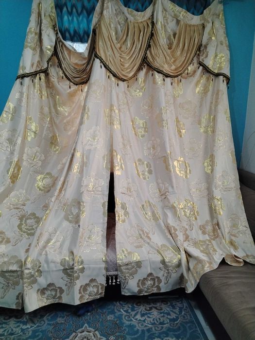 Официални Завеси