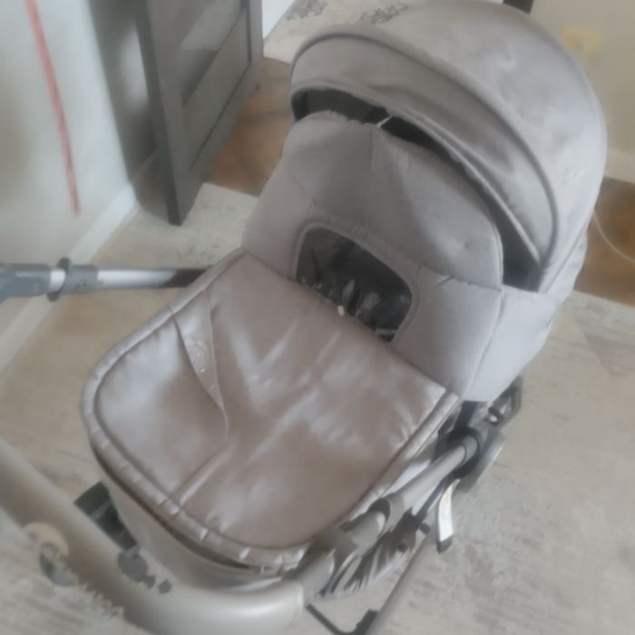 Коляска для младенцев