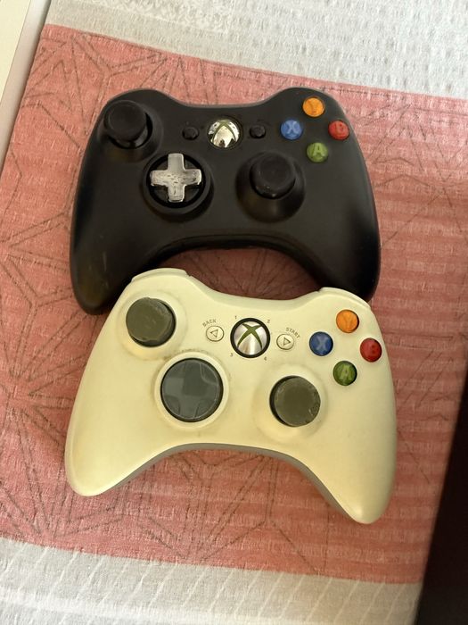 Vand Xbox 360 (pretul nu se negociaza )