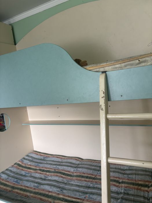 Двухярусный кровать