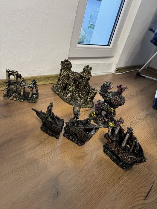 Decoruri acvariu  pesti