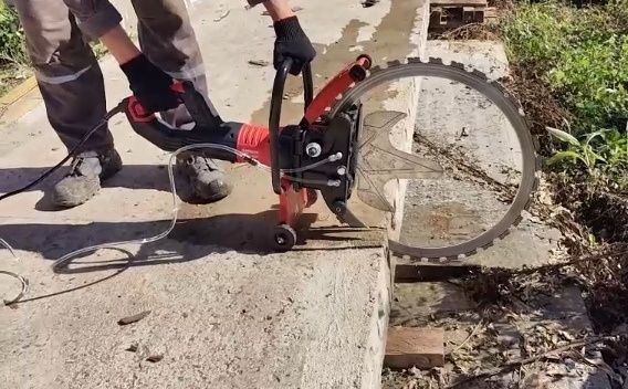 Алмазное бурение отверстий в стенах