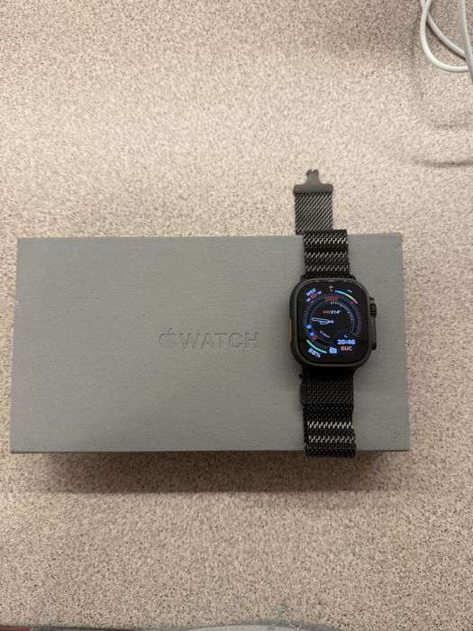 Vand  Vând Apple Watch Ultra 2 ,culoare Black Titanium, in garantie,