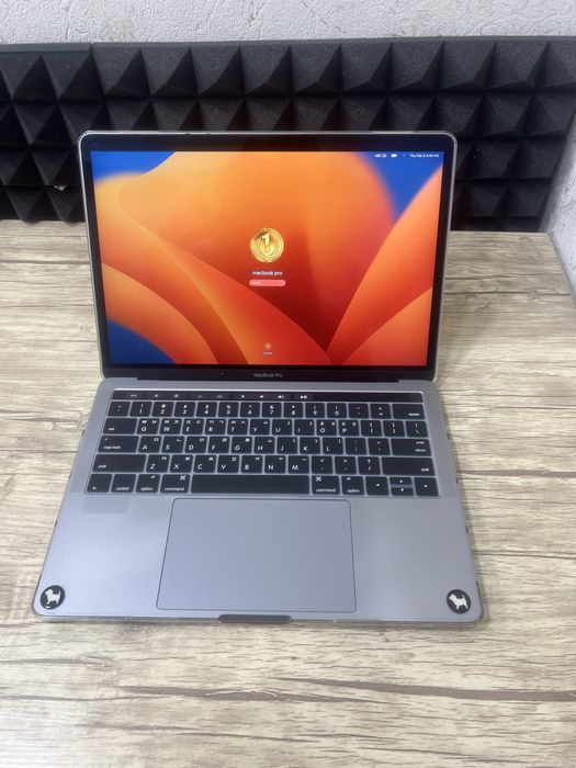 Macbook pro 2017  16GB 256GB