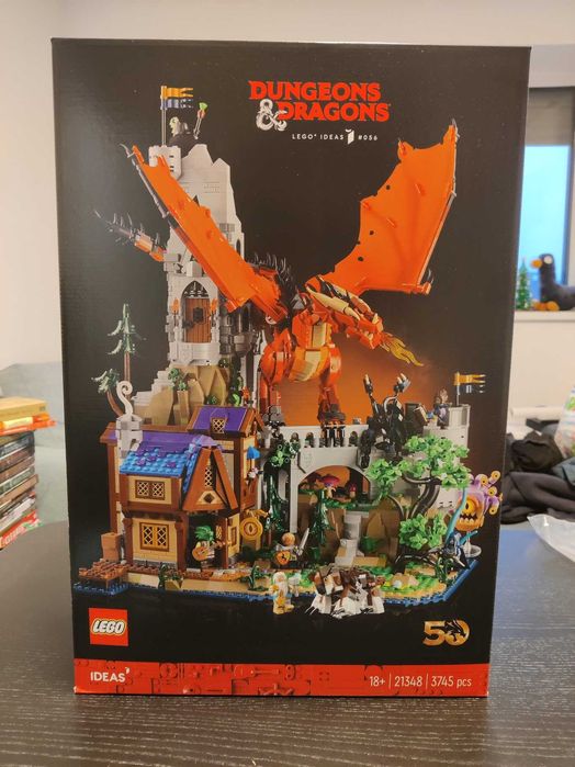 Lego 21348 Dungeons & Dragons: Red Dragon's Tale, Sigilat