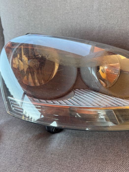 Vw Golf 5 десен фар сив