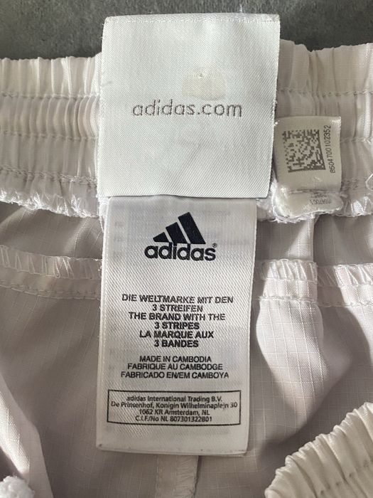 Adidas Shorts (Unisex) L size
