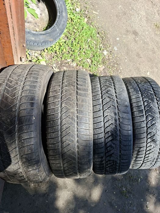 Продам шины. 235/65/17 пирелли