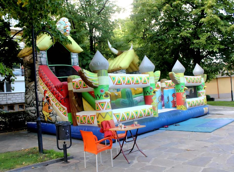 Надуваем детски Замък- Батут