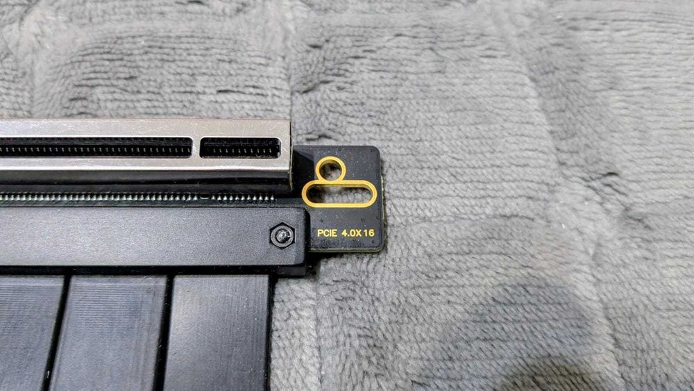 райзер кабель стандарта PCI-E Gen4 x16