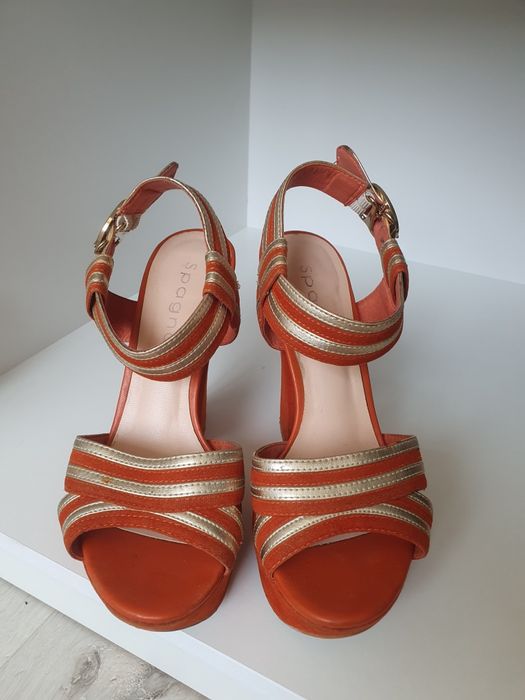 Женская обувь 37 размер