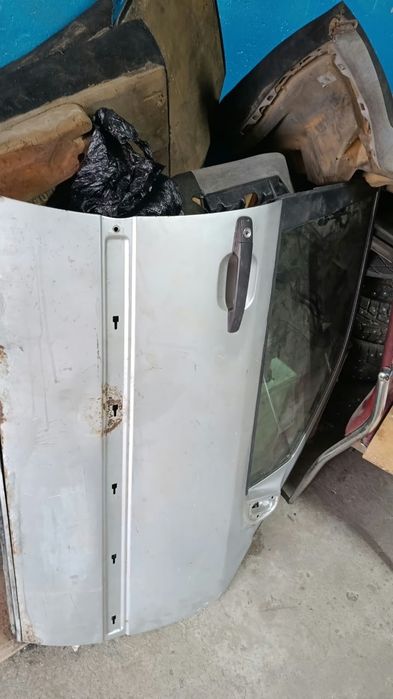 Продам запчасти мерседес с 180