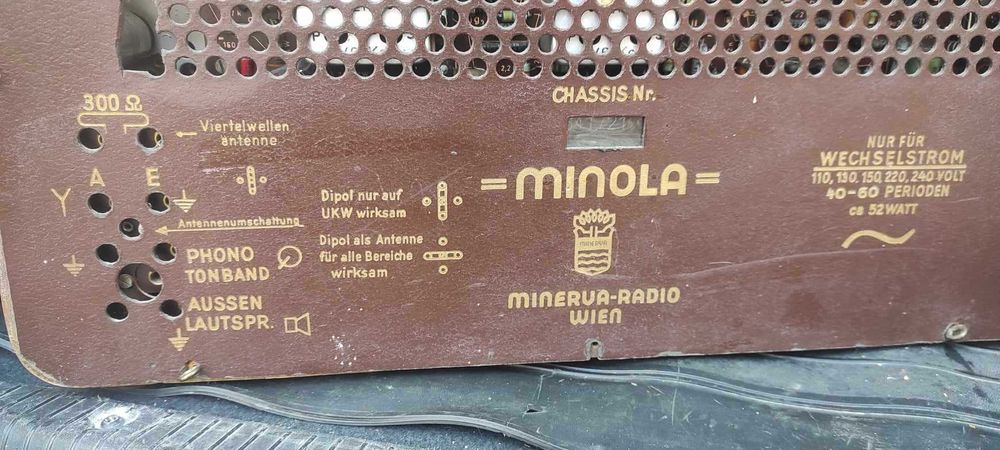 Ретро радио MINERVA MINOLA - работи!