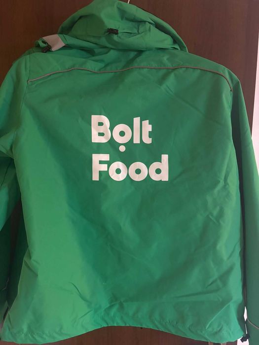 Vând jachetă oficială Bolt Food, absolut nouă și completă.