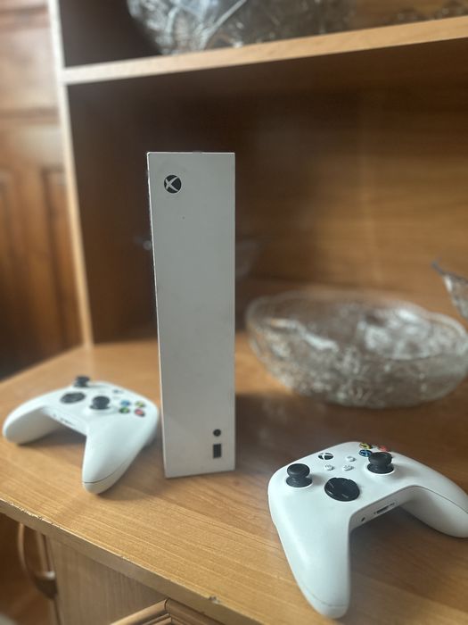 Xbox series S+ 2 геймпада