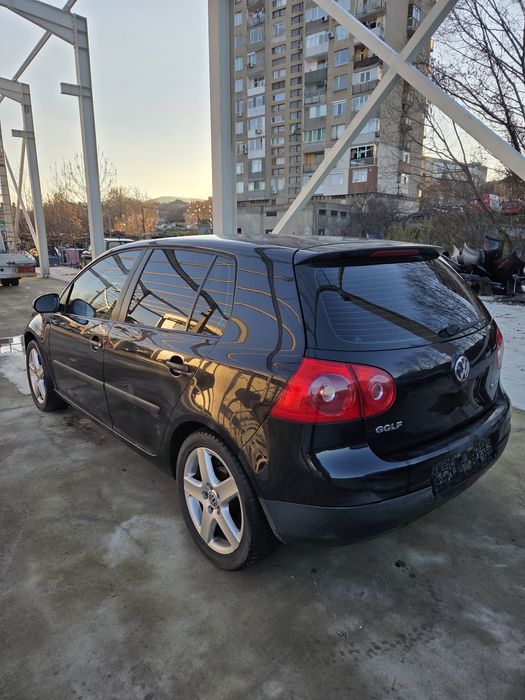 Golf 5 1.6 FSI (НА ЧАСТИ)