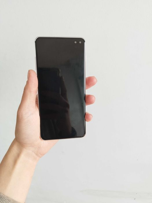 Samsung S10 Plus 128GB / 8 GB рам/ Android 12.