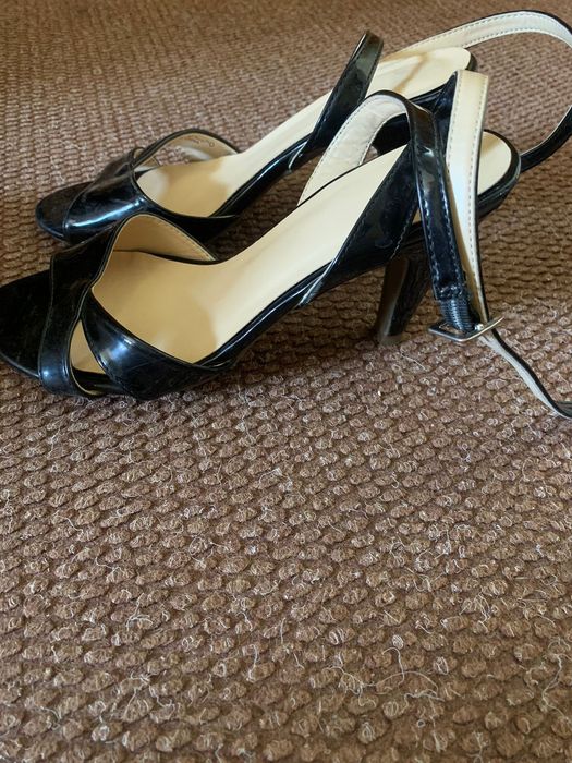 Босоножки женские