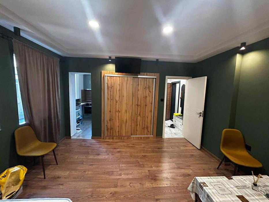 Дава се под наем Едностаен апартамент в Пловдив, Център - 45 кв.м за 357 € - Снимка #1