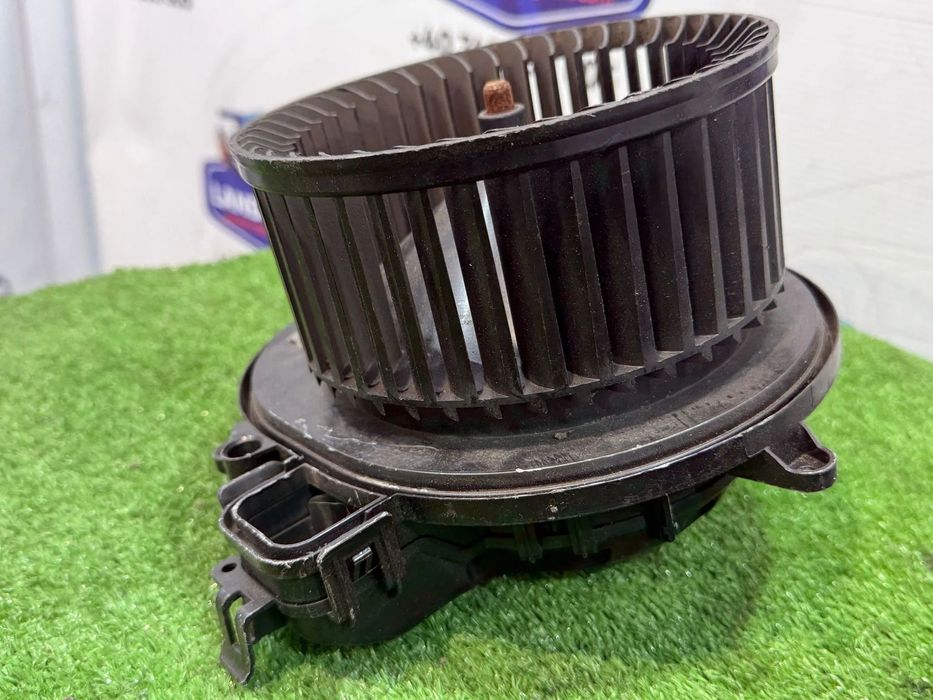 MOTORAS AEROTERMA VENTILATOR JEEP COMPASS 2.1 DIESEL 2011 2007-2017 / BMW 116I SERIA 1 F20 F21 2012 2011-2019 COD OEM AY27005101 T967354 927611201