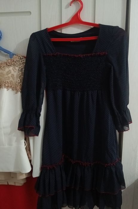 Продам нарядные платья — отличное состояние!