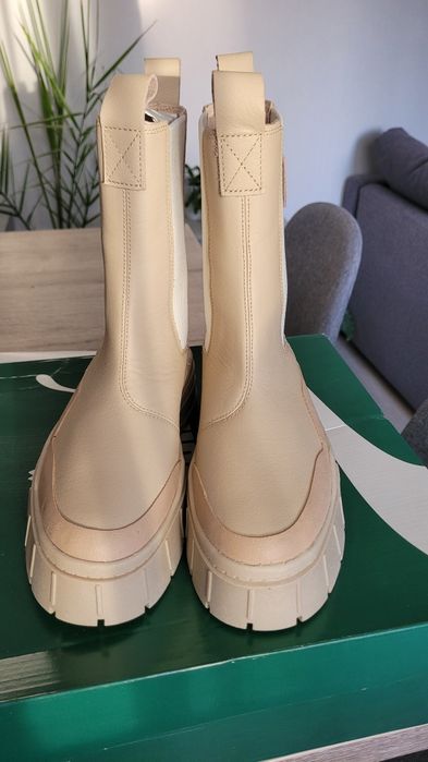 Продавам ботуши от ест. кожа на Puma