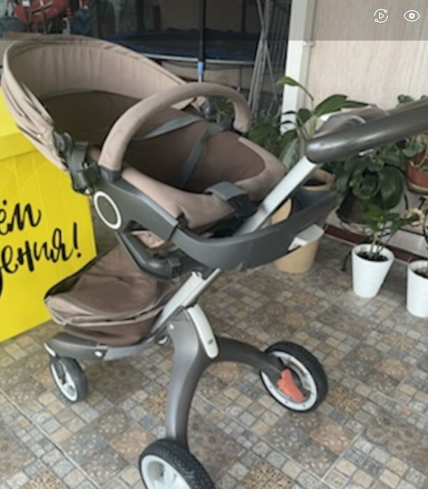 Продам детскую коляску Stokke