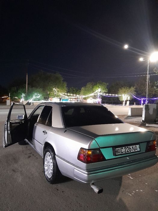 Mercedes Benz W124