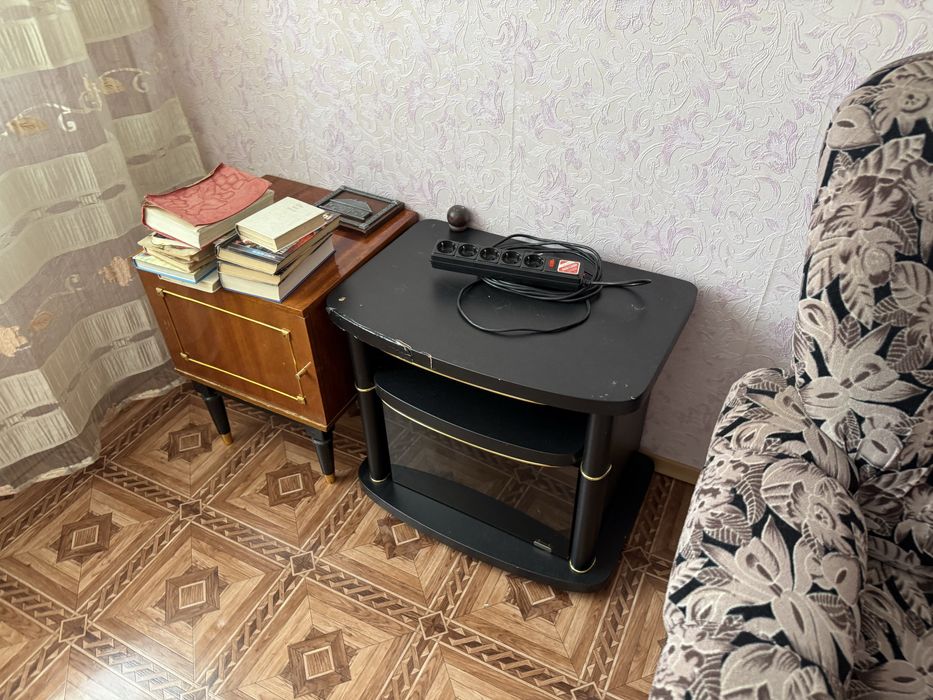 Отдам мебель бесплатно самовывоз.