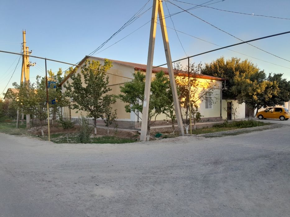 Namunaviy loyihalar asosida qurilgan hovli-joy 600m/kv.li.