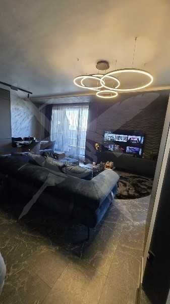 Продава се Двустаен апартамент в Пловдив, Център - 98 кв.м за 2041 €/кв.м - Снимка #2