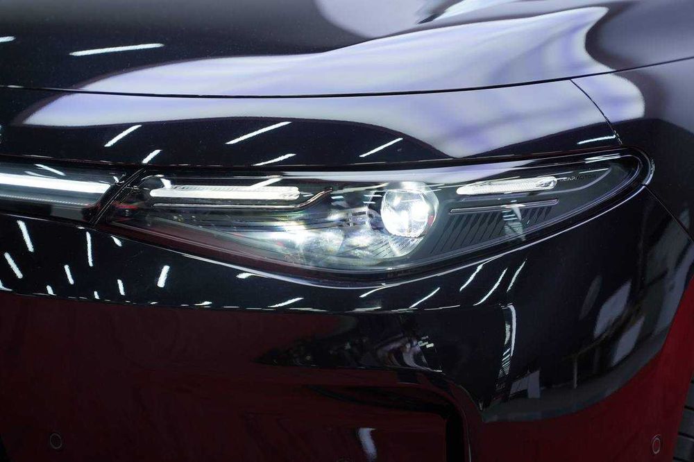 Leapmotor C16 Hybrid 3 Позится