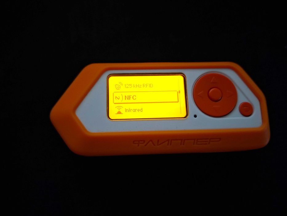 Flipper zero със кейс screen protectors wifi dev board