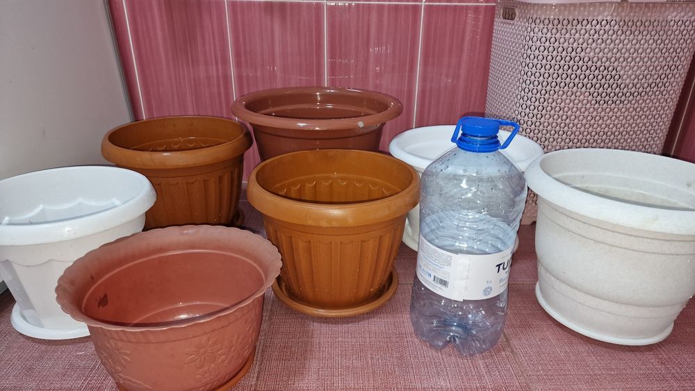 Продам горшки для цветов большие