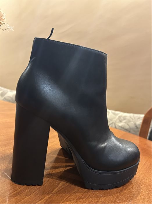 Боти на ток от еко кожа H&M