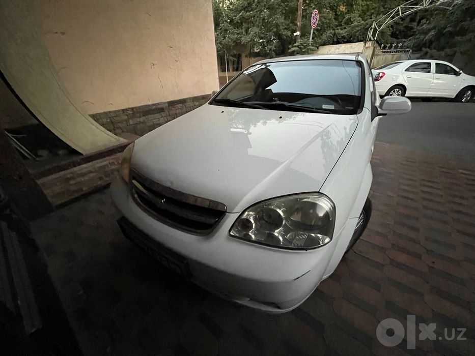 Машина Lacetti Chevrolet
