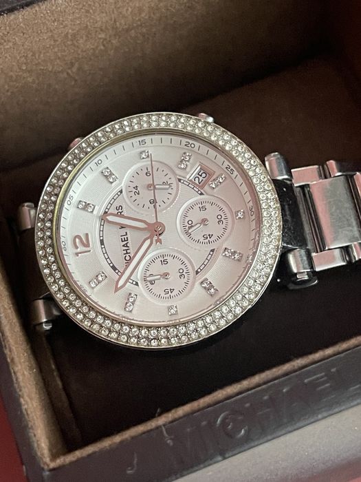 Майкл Корс, часы в отличном состоянии